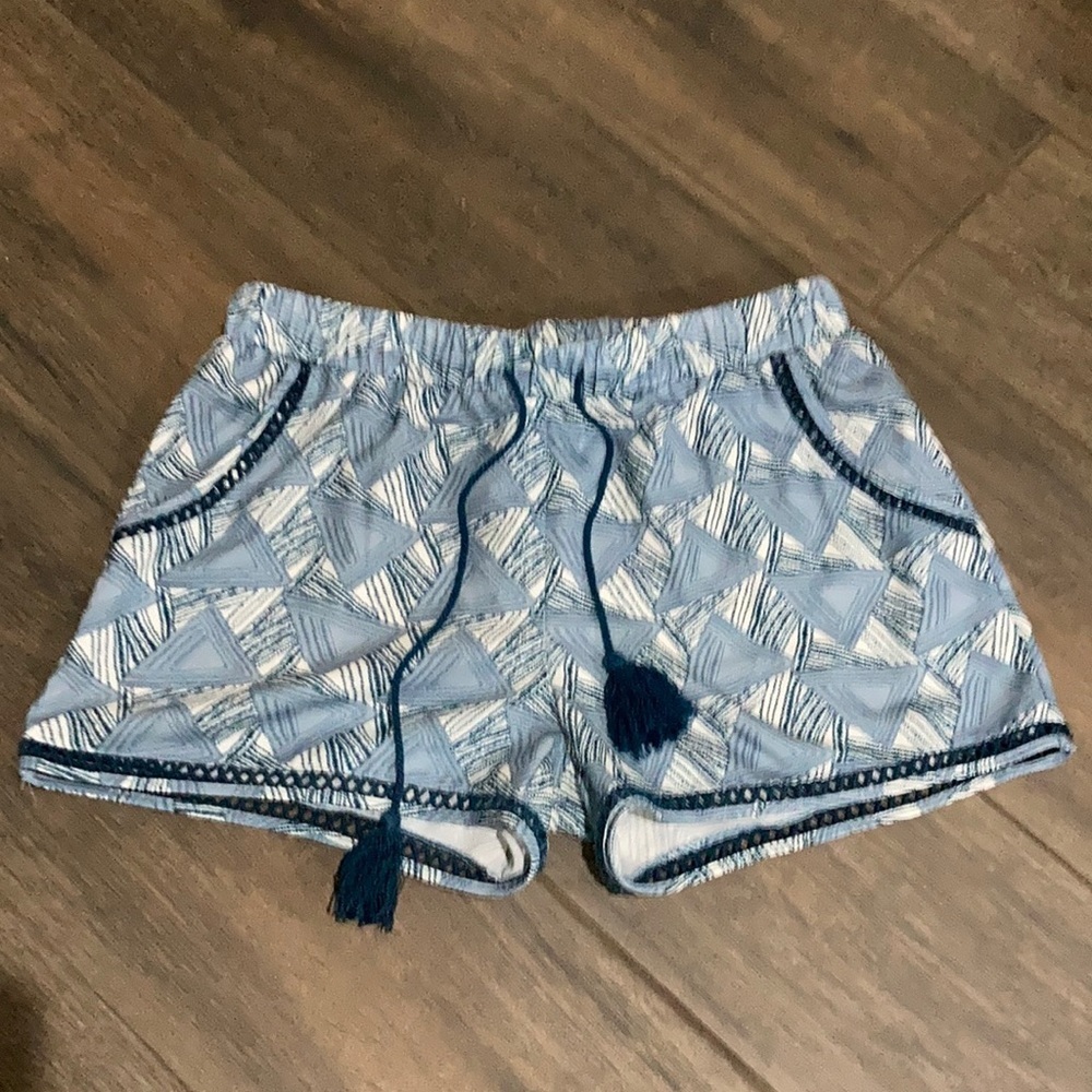 DOE & RAE Printed Embroidered Tassle Shorts. B